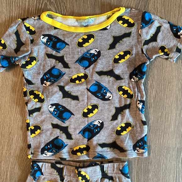 2 pairs of boys Batman pajama sets - Picture 6 of 9